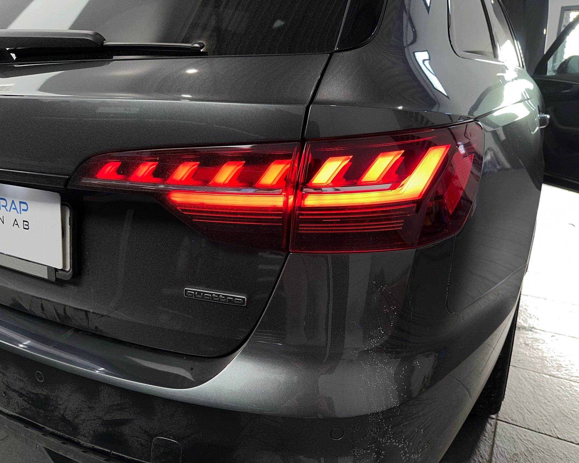 A4 B9 Taillight animation.jpg